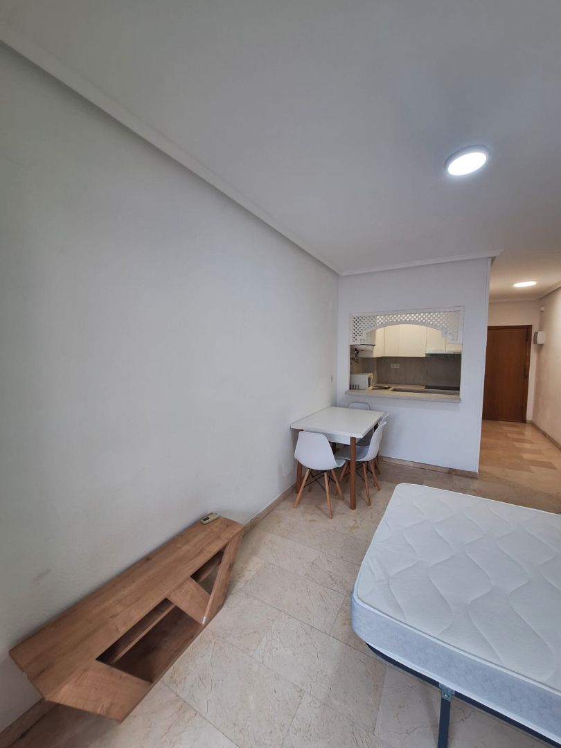 Bedroom of Flat to rent in Torrevieja  with Air Conditioner, Furnished and Oven