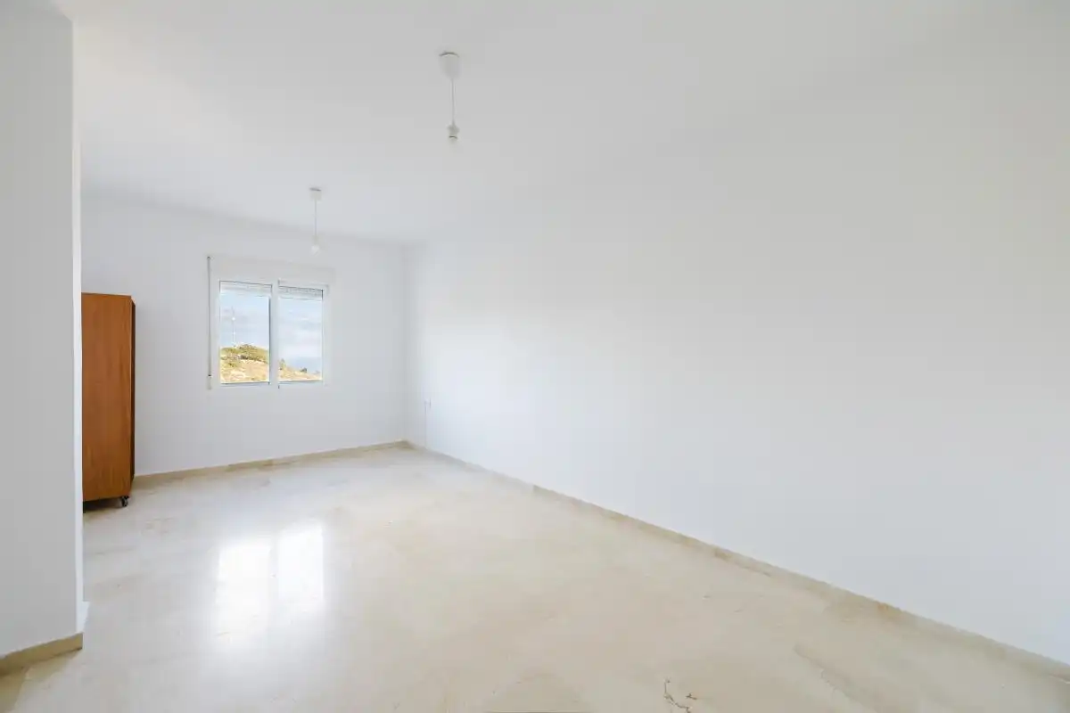 Habitación de Casa adosada en venta en Benalmádena con Calefacción, Jardín privado y Terraza