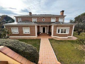 Exterior view of House or chalet for sale in Boadilla del Monte  with Private garden, Terrace and Swimming Pool