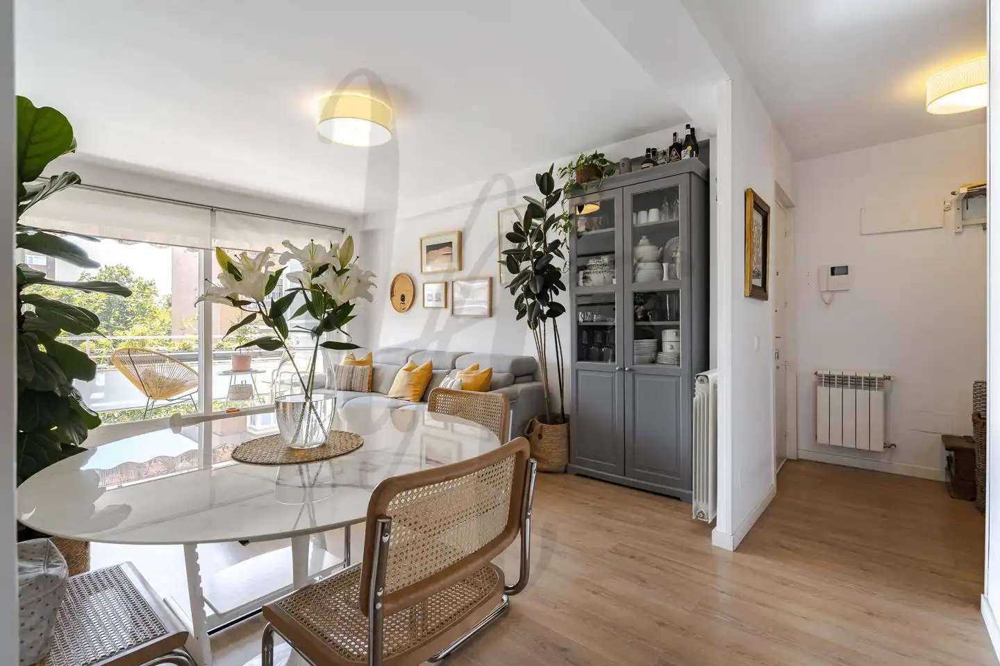 Flat for sale in Carril Del Conde, Canillas