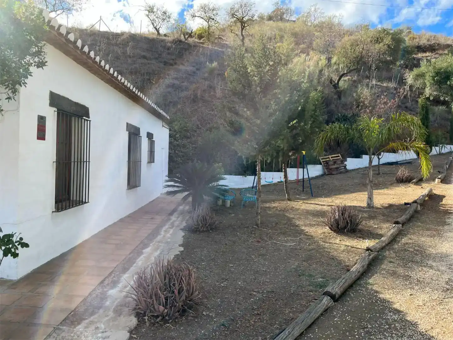 Vista exterior de Finca rústica en venda en Casabermeja amb Piscina
