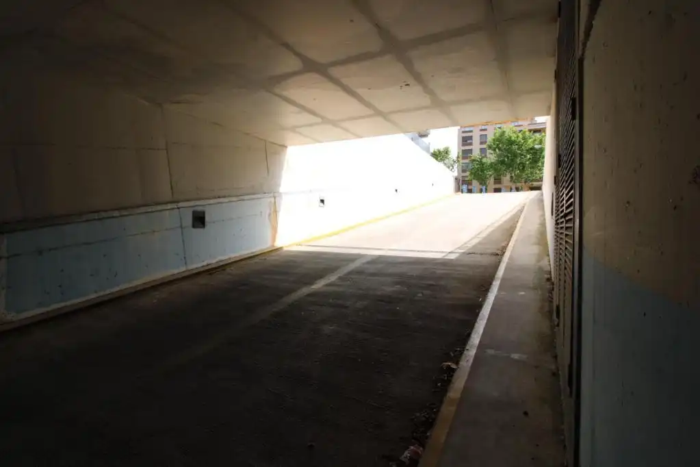 Parking with lift for sale in c/ pere jacas, imagen 4