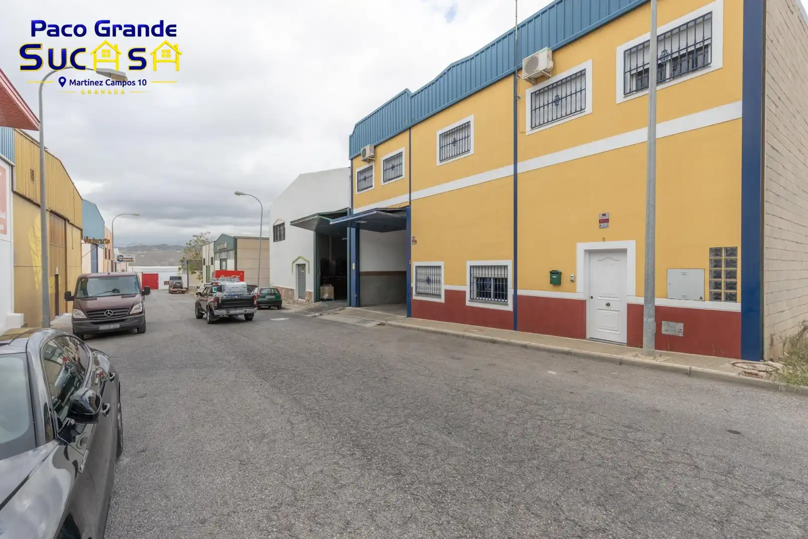 Vista exterior de Nau industrial en venda en Loja