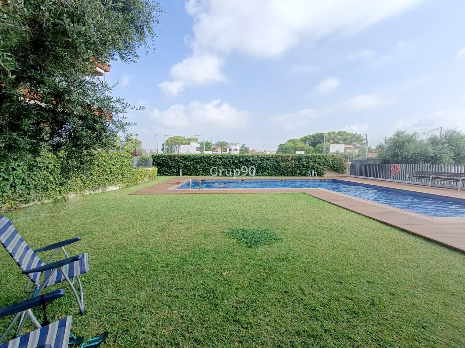 Piscina de Pis en venda en Torredembarra amb Aire condicionat, Calefacció i Jardí privat