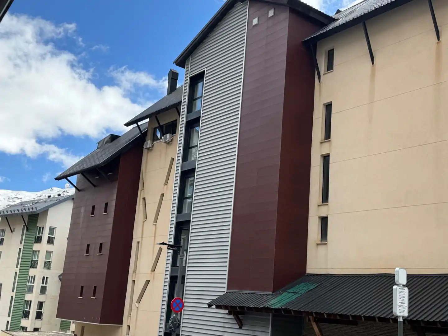 Exterior view of Flat for sale in Sierra Nevada