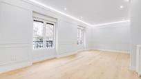 Living room of Flat for sale in  Madrid Capital  with Air Conditioner and Heating