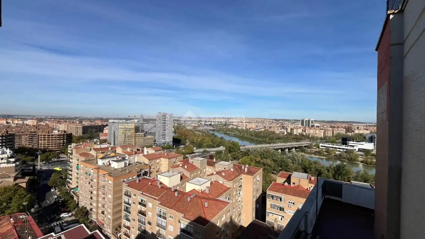 Vista exterior de Piso en venta en Zaragoza con Aire acondicionado, Calefacción y Parquet