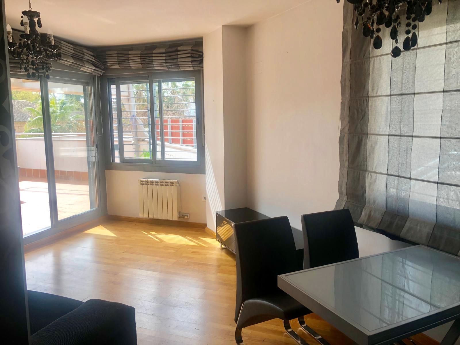 Dining room of Flat to rent in  Granada Capital  with Air Conditioner, Terrace and Furnished