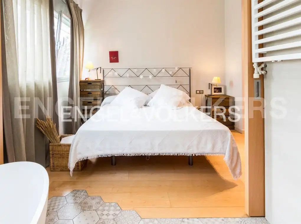 Bedroom of Houses for sale in Barcelona  with Air Conditioner, Heating and Private garden