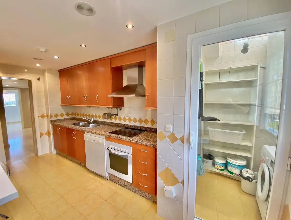Cuina de Àtic de lloguer amb opció a compra en Marbella amb Aire condicionat, Terrassa i Moblat