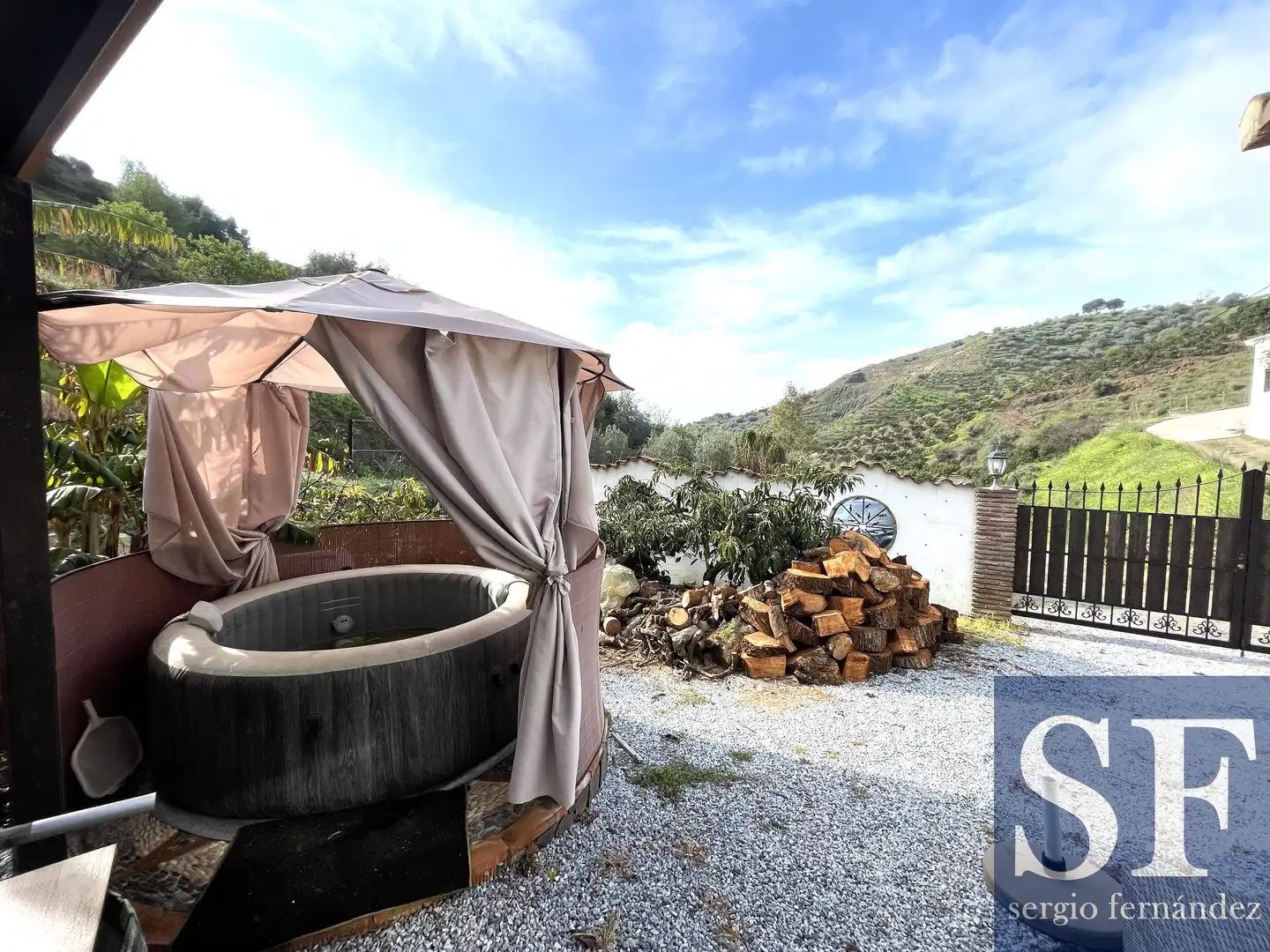 Garden of Houses for sale in Sayalonga