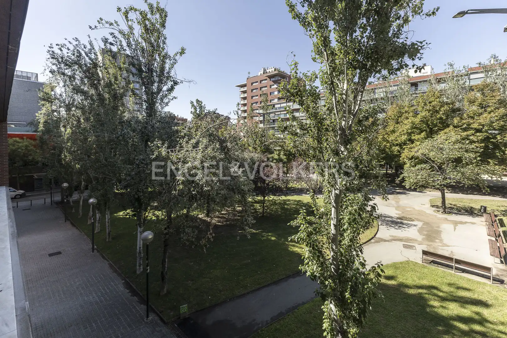 Vista exterior de Piso de alquiler en Barcelona con Aire acondicionado, Calefacción y Jardín privado