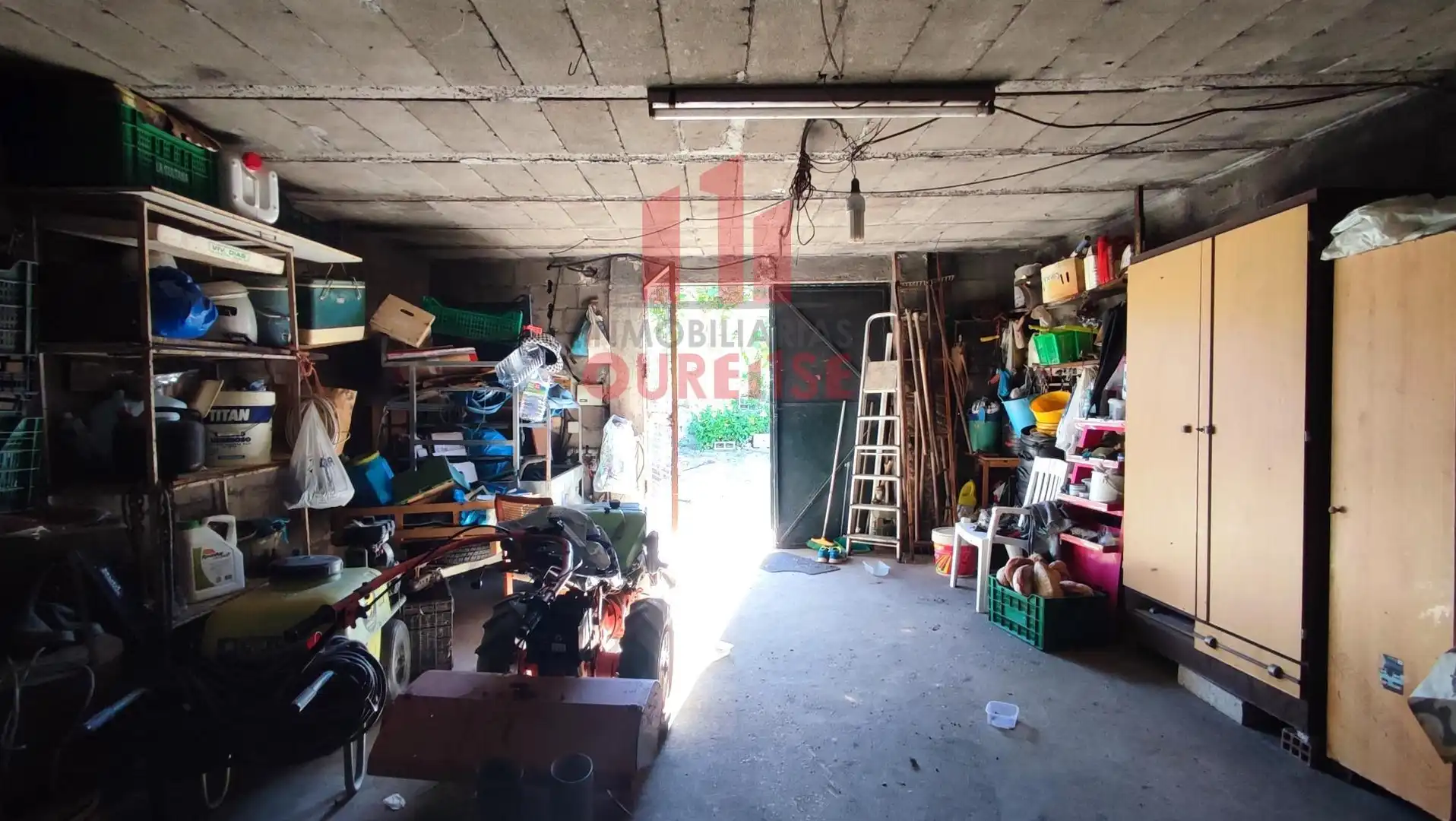 Country homes for sale in San Cibrao das Viñas  with Storage room