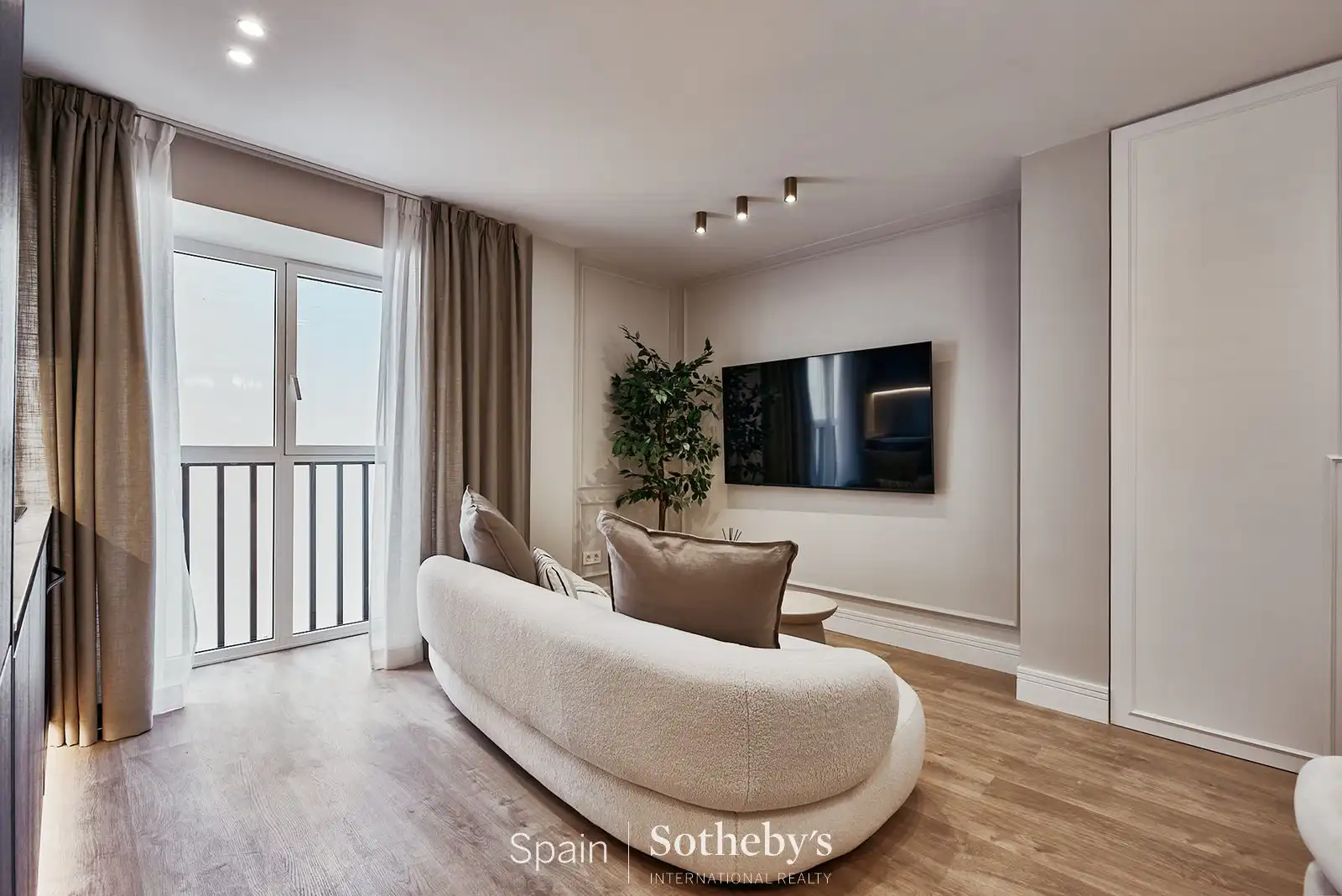 Apartamento con ascensor en venta en Calle de Piamonte, imagen 5