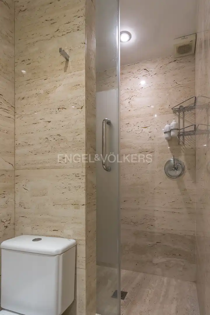 Bany de Casa o xalet de lloguer en Madrid amb Aire condicionat, Calefacció i Parquet