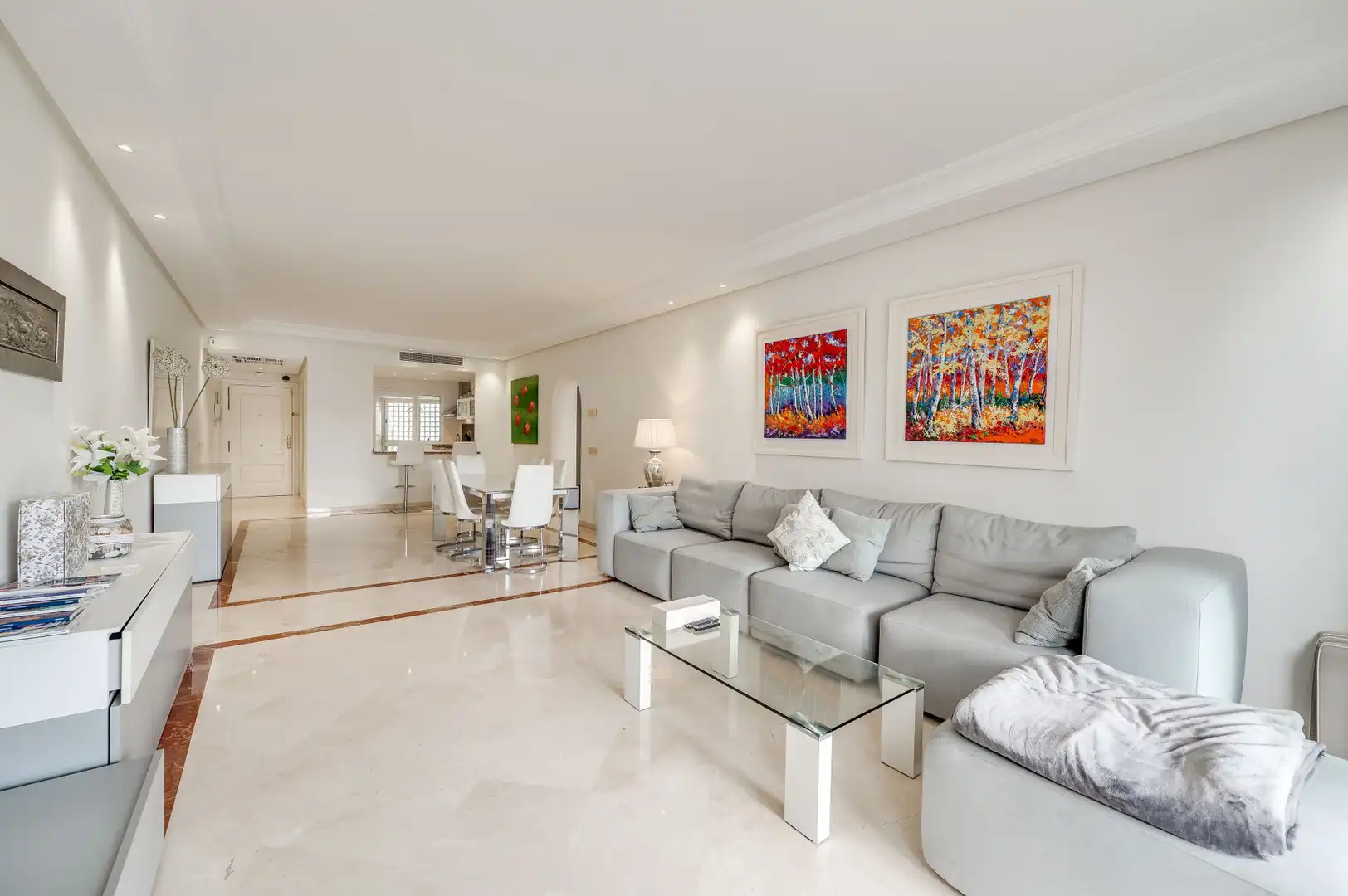 Sala de estar de Ático de alquiler en Marbella con Aire acondicionado, Terraza y Trastero