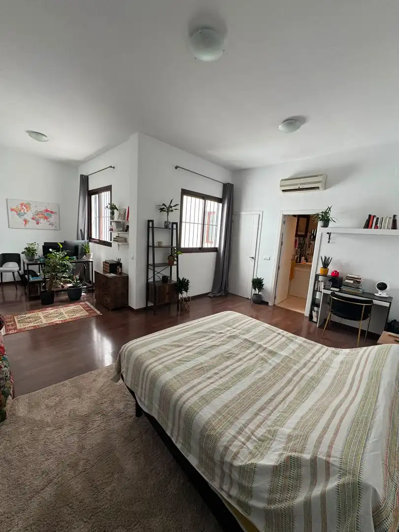 Schlafzimmer von Haus oder Chalet zur Miete in Sevilla mit Klimaanlage, Parkett und Terrasse