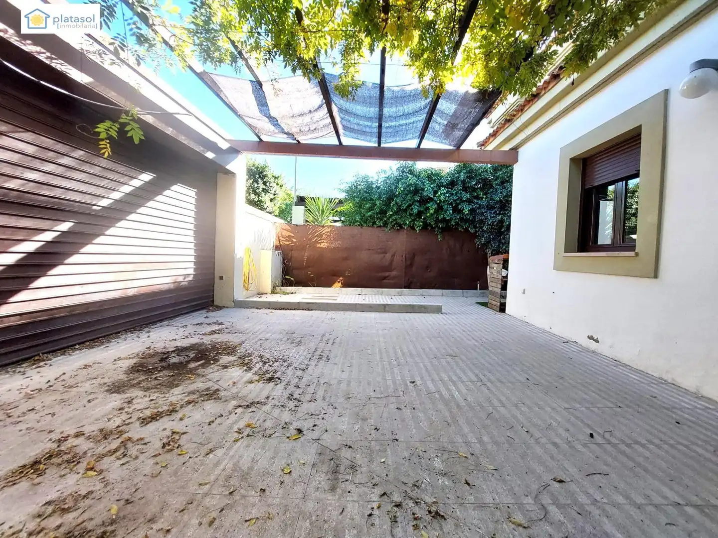 Terrassa de Casa adosada en venda en Guillena amb Aire condicionat, Calefacció i Jardí privat