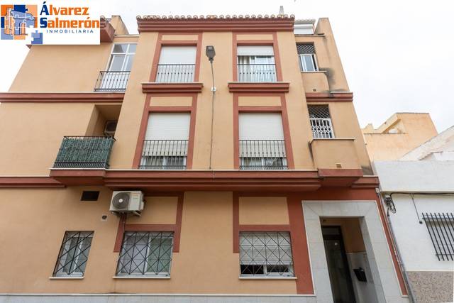 Piso en Venta en Calle FRAY LUIS LEON en Motril  ciudad