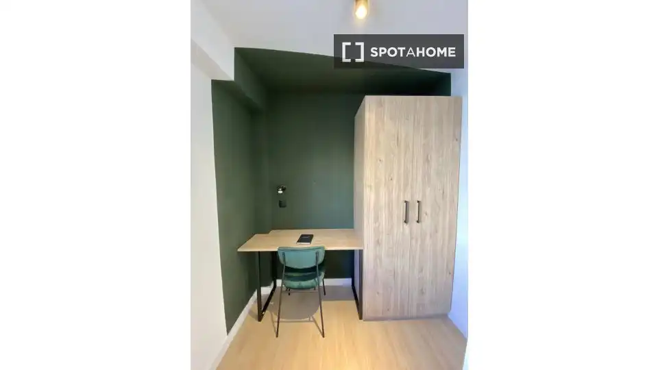 Bedroom of Flat for rent in Madrid  with Air Conditioner, Heating and Furnished
