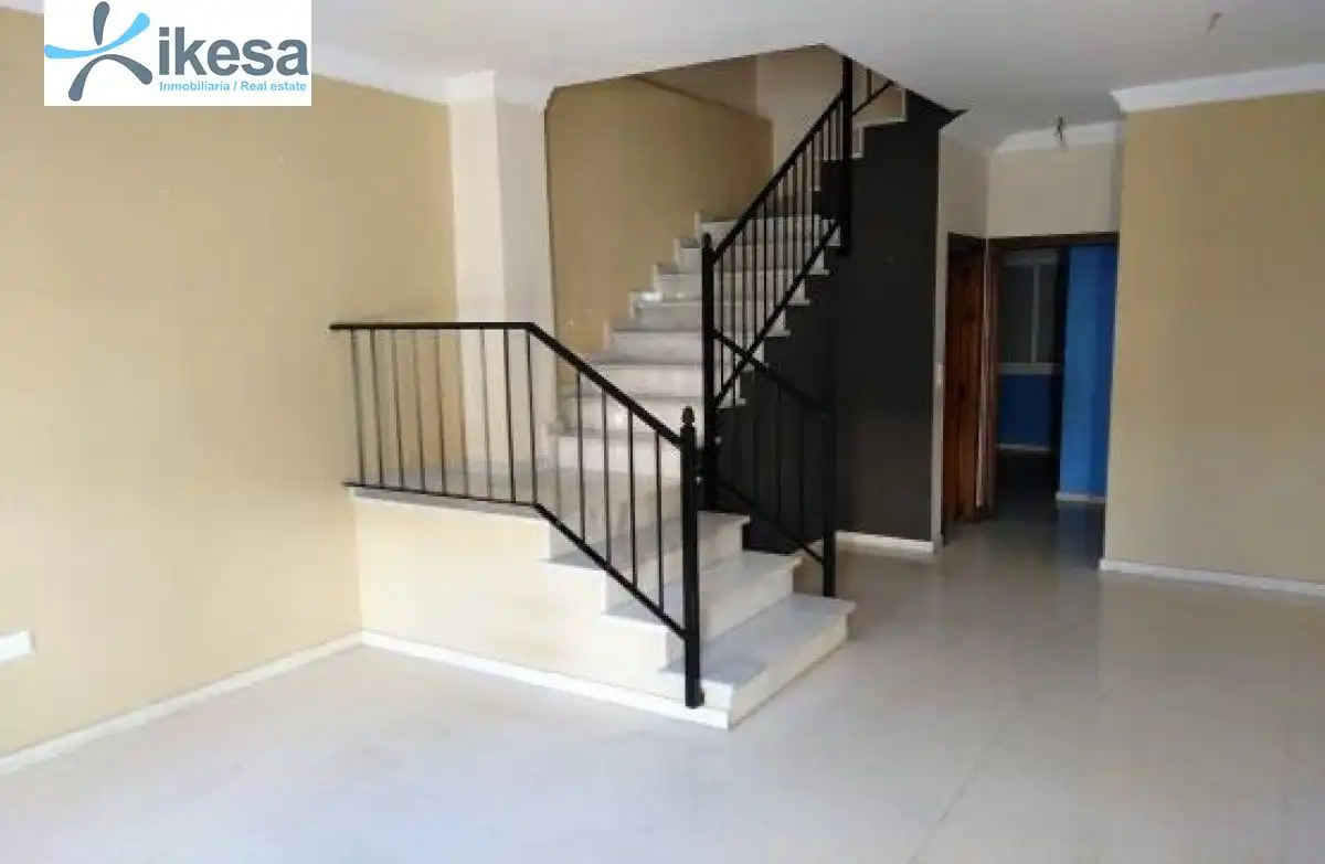 Casa adosada en venta en Avenida de Rota