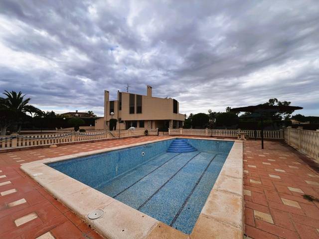 Casa-chalet en Venta en Perleta - Maitino