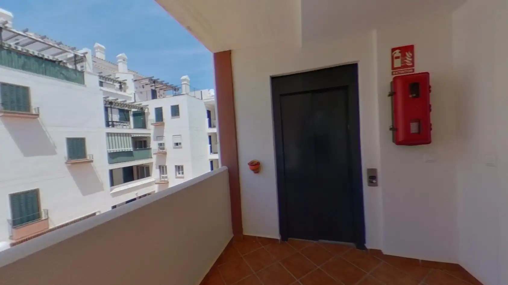 Terraza de Piso en venta en Benalmádena con Trastero y Piscina