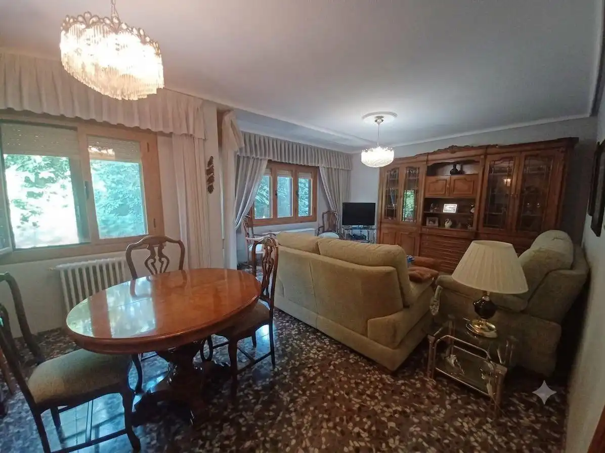 Sala de estar de Piso en venta en La Roda con Aire acondicionado, Calefacción y Amueblado