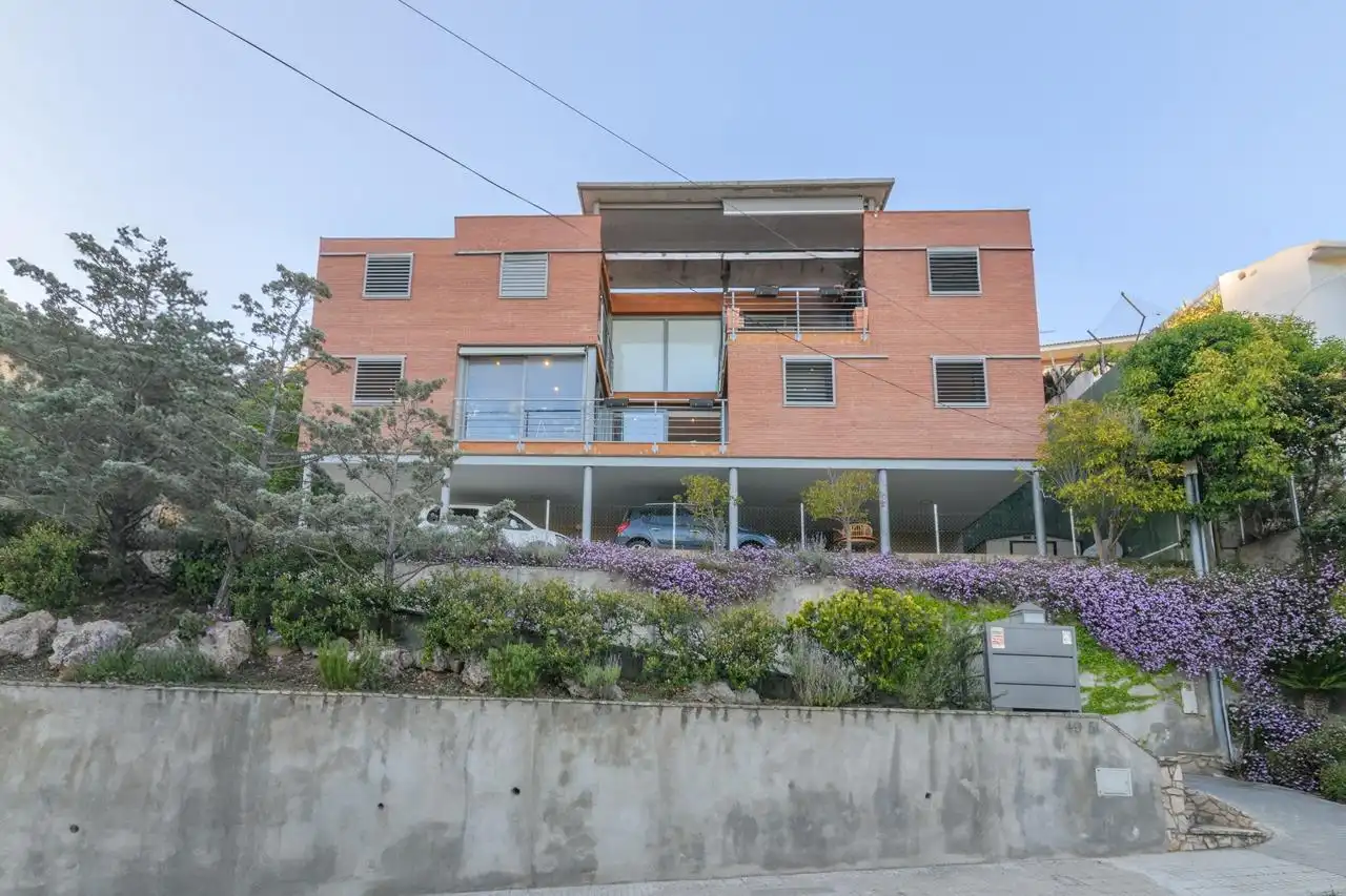 Vista exterior de Casa o chalet en venta en Vallirana con Aire acondicionado y Balcón