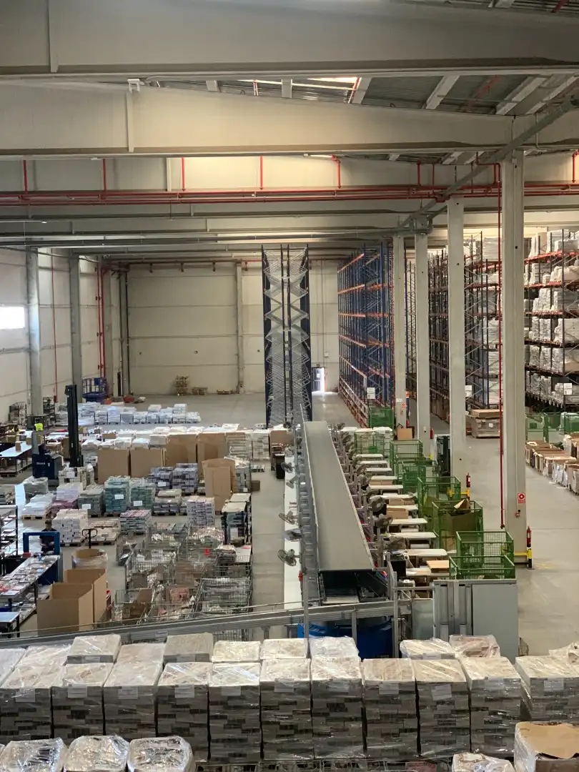 Nau industrial de lloguer en Alovera amb Calefacció i Alarma