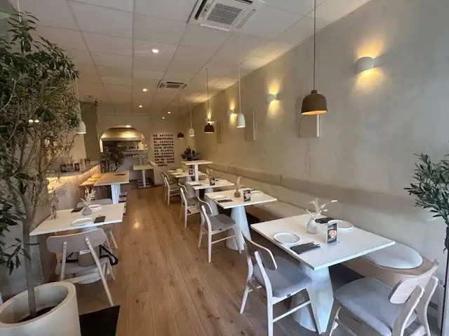Locale commerciale in cessione a Avenida Ricardo Soriano 56, imagen 2