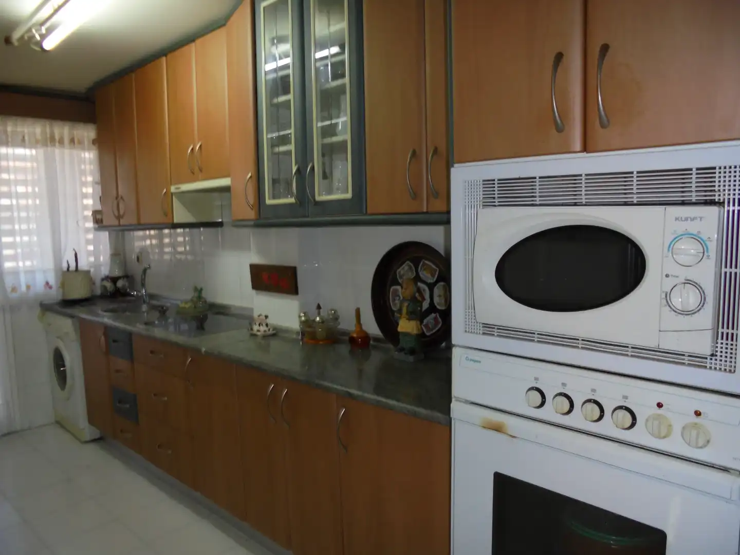 Kitchen of Flat for rent in Madrid  with Air Conditioner, Heating and Parquet flooring
