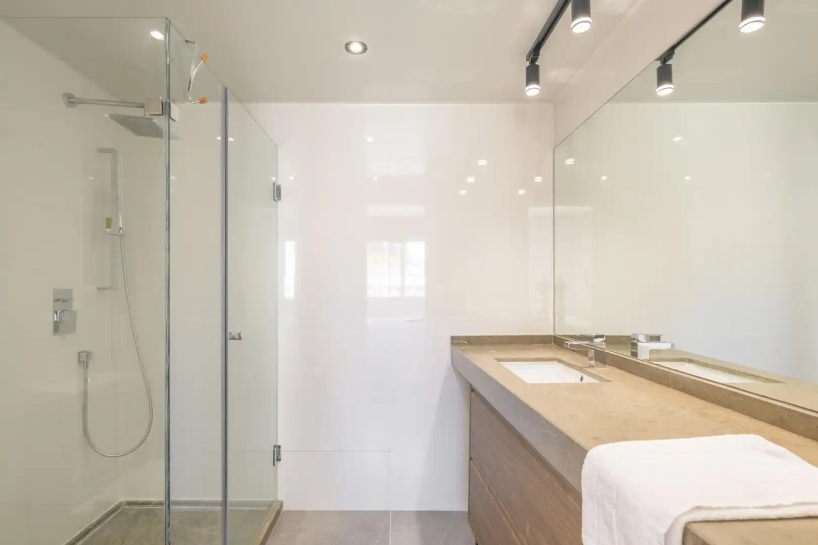 Baño de Apartamento en venta en Málaga con Aire acondicionado, Calefacción y Terraza