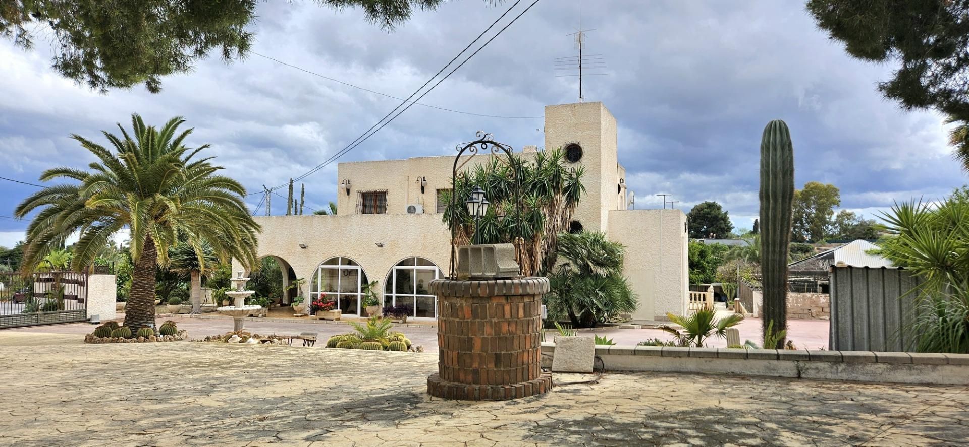 Vista exterior de Casa o chalet en venta en Elche / Elx con Aire acondicionado, Calefacción y Jardín privado