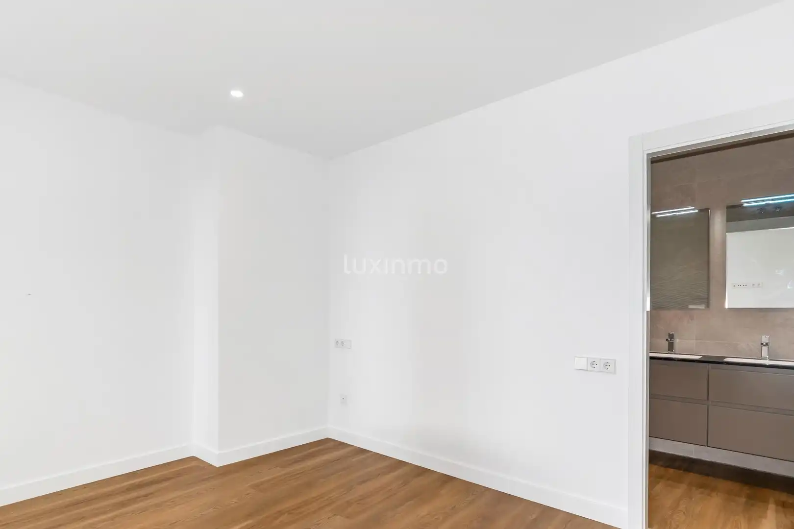 Bedroom of Flat for sale in Benidorm  with Air Conditioner, Heating and Private garden