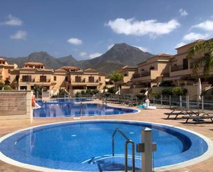 Vista exterior de Casa o xalet de lloguer en Adeje amb Terrassa i Piscina