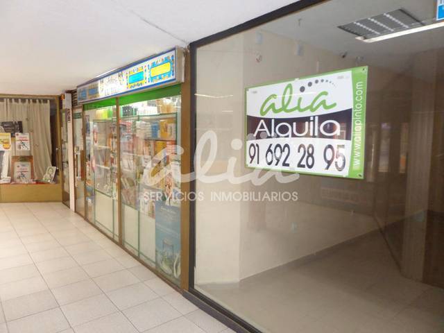 Local comercial en Alquiler en Calle del Hospital en Zona Centro - Ayuntamiento