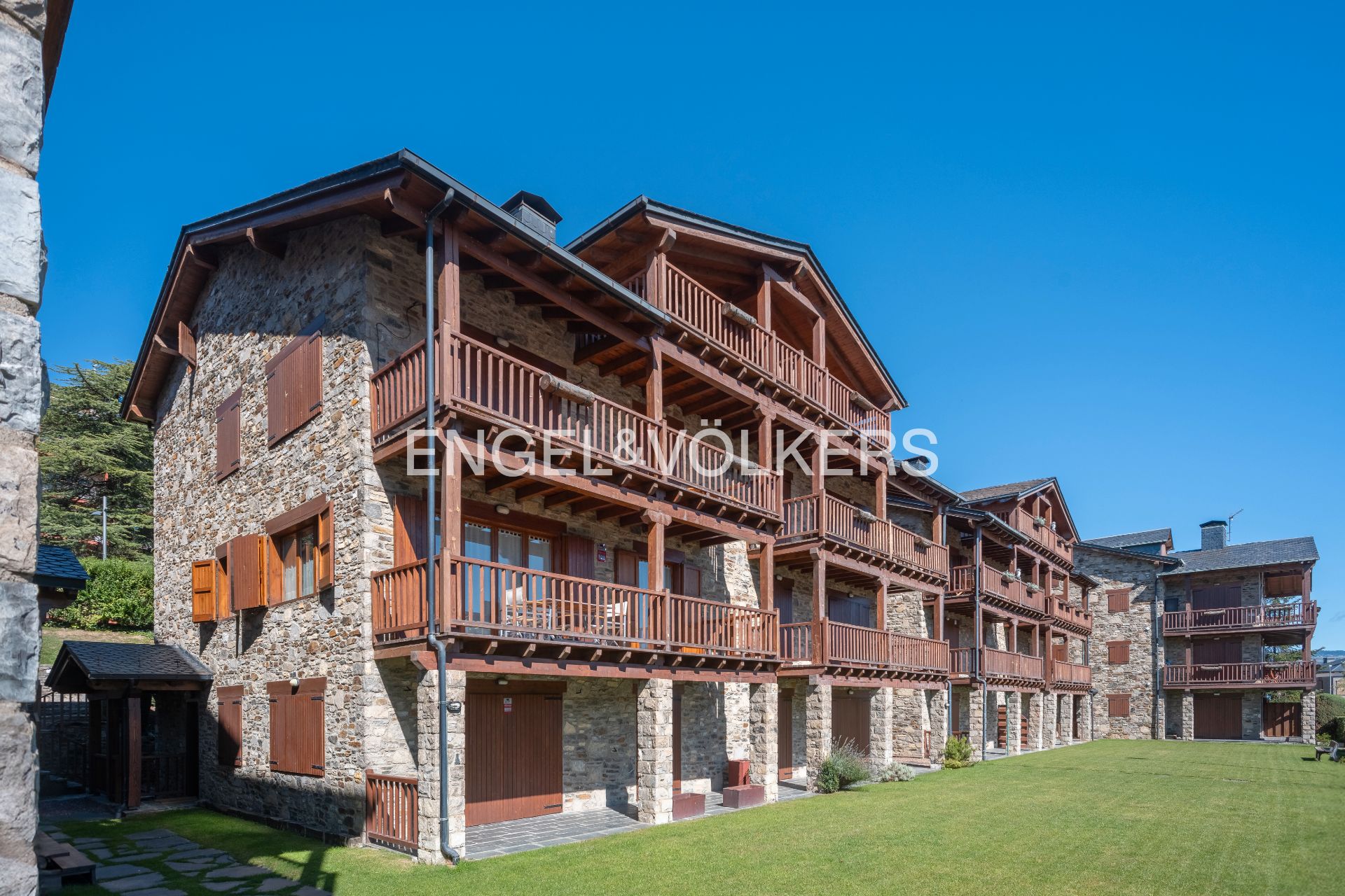 Exterior view of Apartment for sale in Puigcerdà  with Heating, Parquet flooring and Terrace