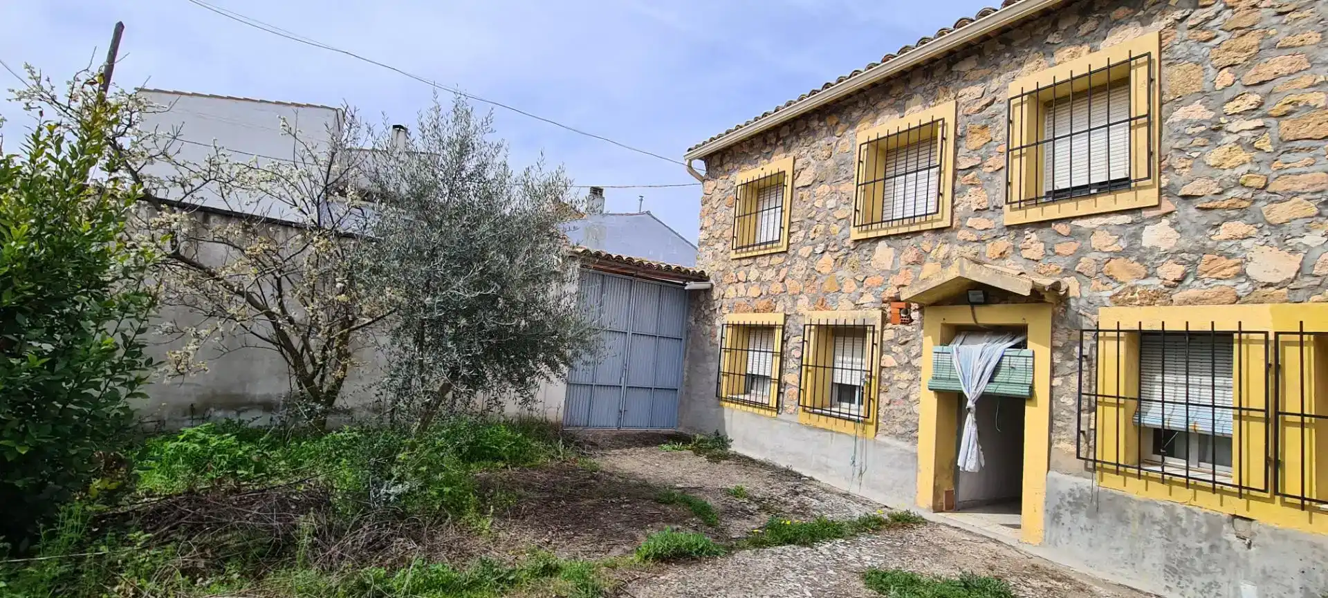 Außenansicht von Einfamilien-Reihenhaus zur Miete in Torrejoncillo del Rey