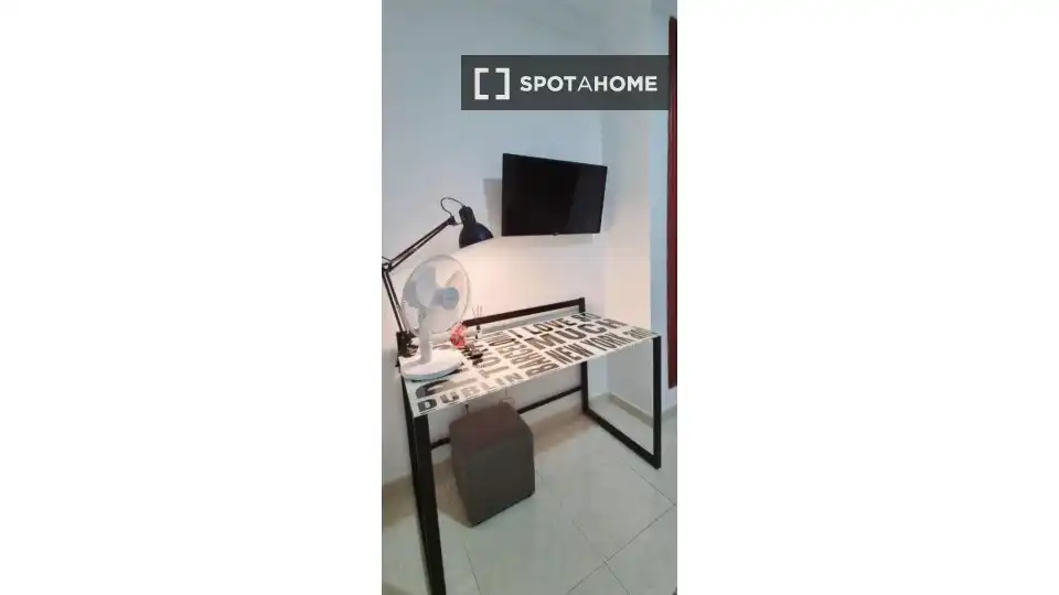 Room in Alcalá