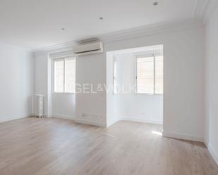 Dormitori de Apartament en venda en  Madrid Capital amb Aire condicionat i Calefacció