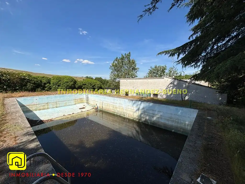 Piscina de Casa o xalet en venda en Alba de Tormes amb Jardí privat i Piscina