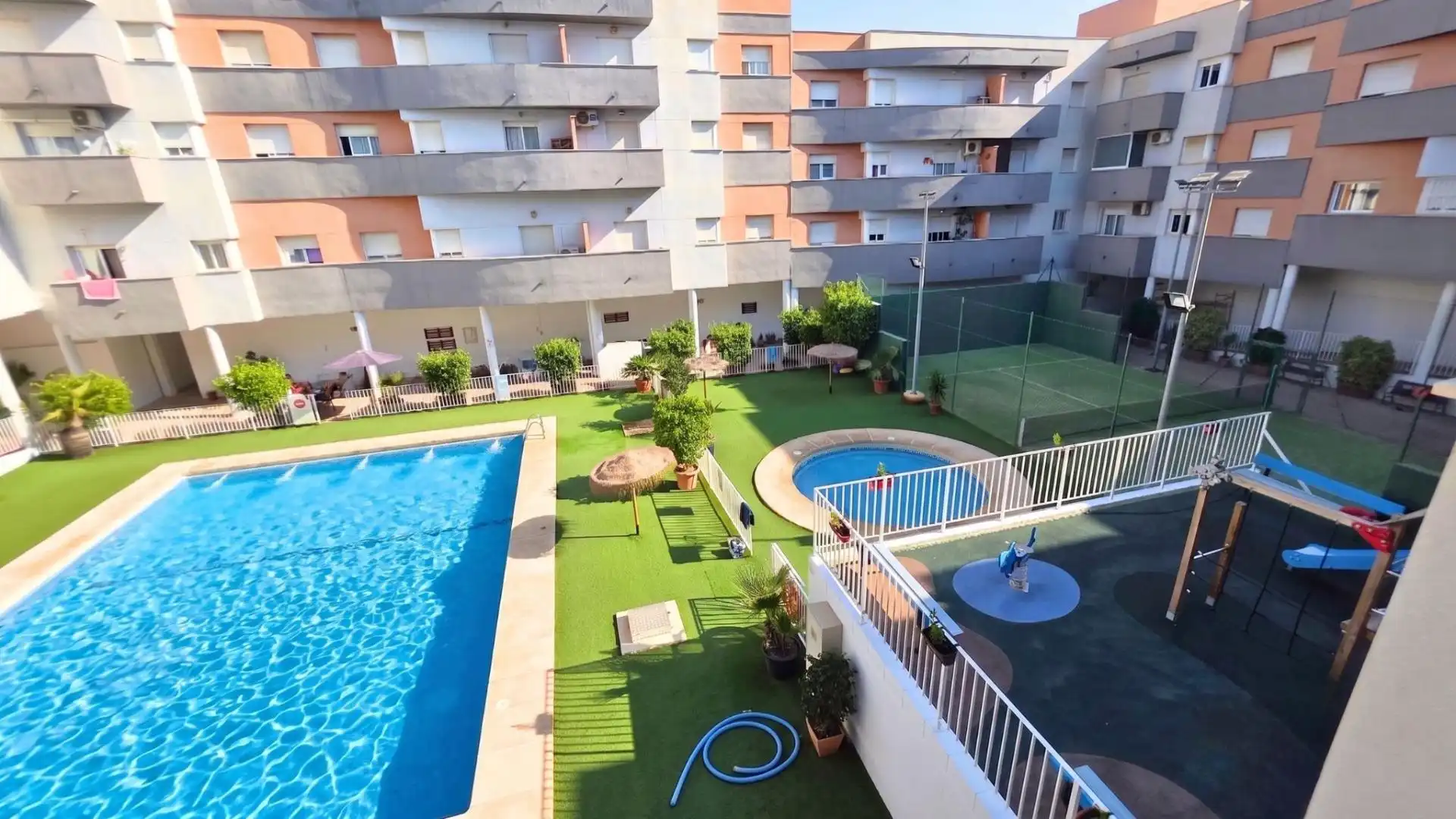 Piscina de Piso en venta en Vícar con Trastero, Balcón y Piscina comunitaria