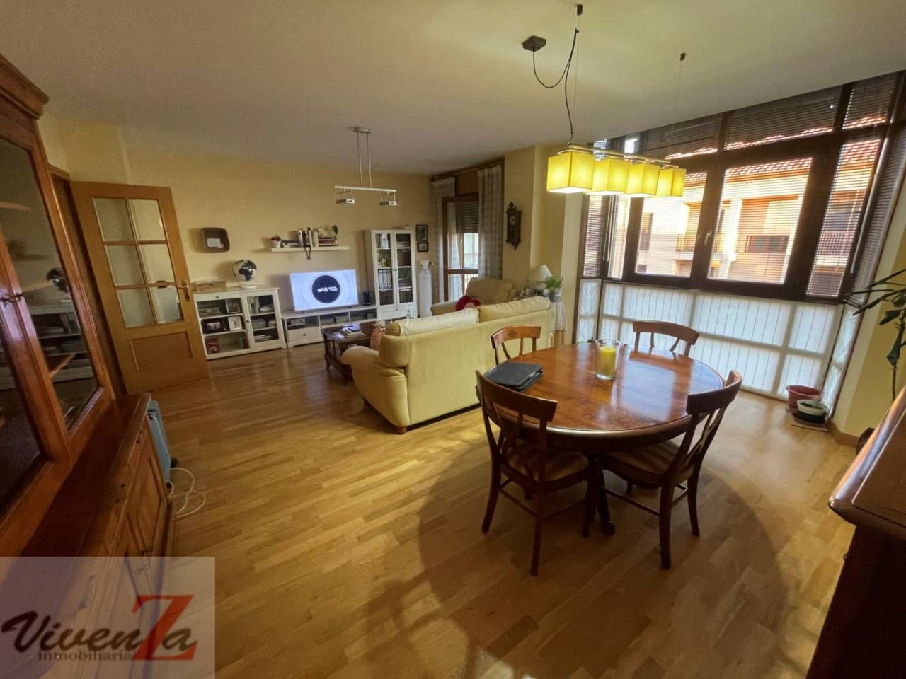 Sala d'estar de Pis en venda en Zamora Capital  amb Calefacció, Parquet i Traster