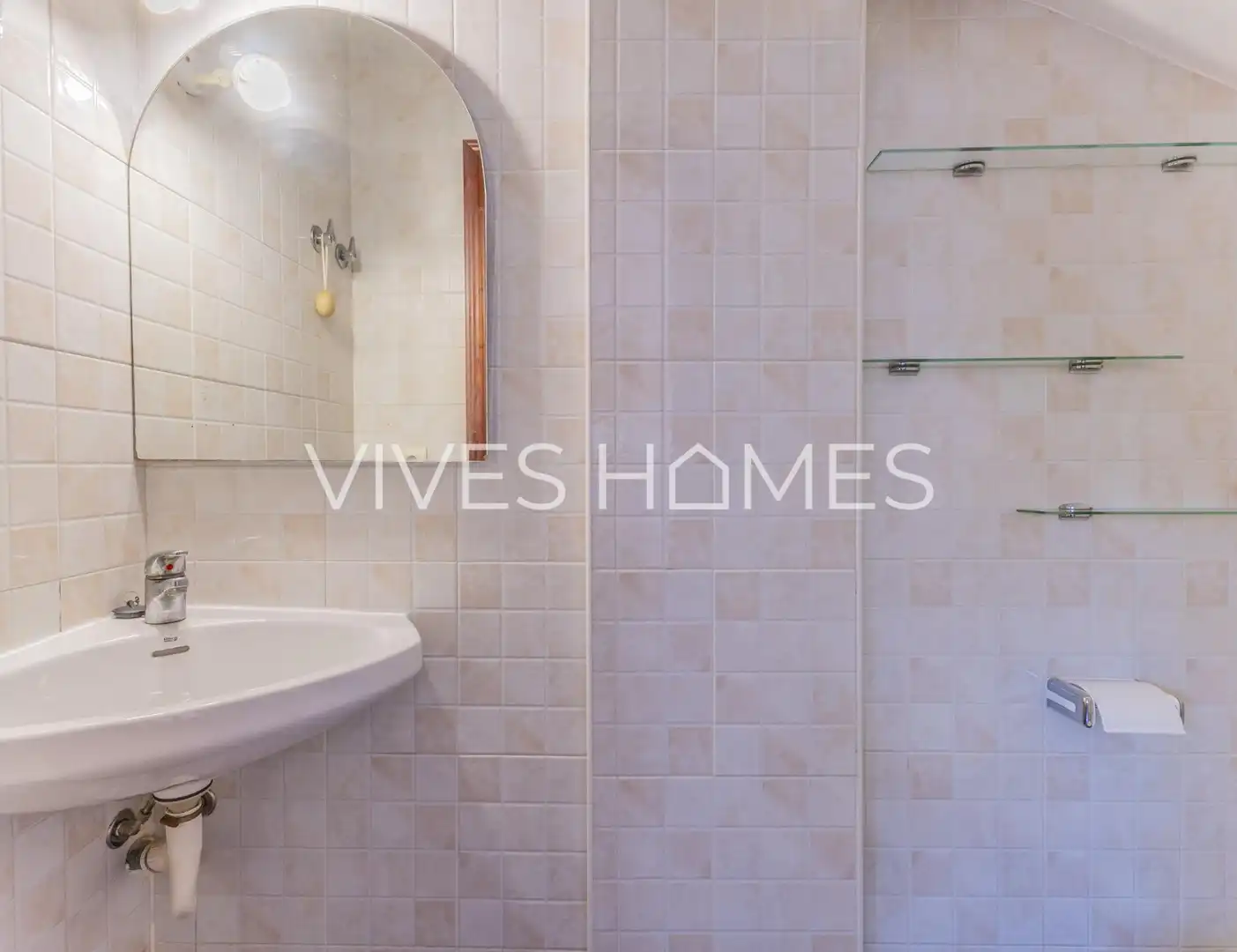 Badezimmer von Haus oder Chalet zum Verkauf in Sant Vicenç de Montalt mit Klimaanlage, Heizung und Privatgarten
