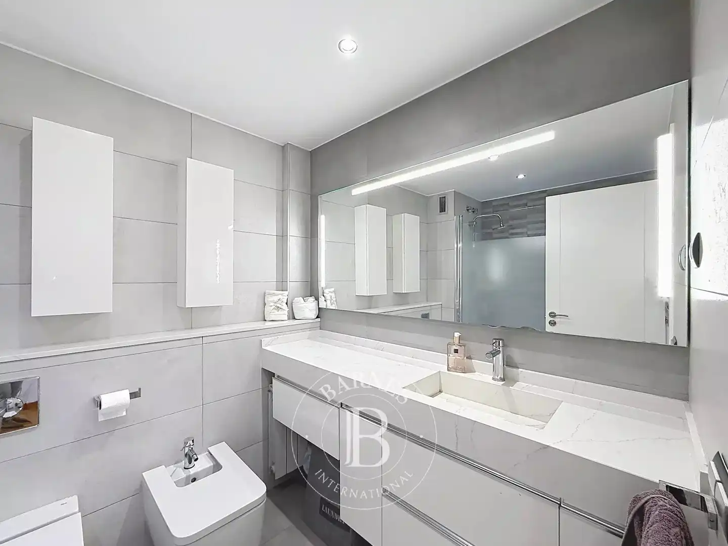 Badezimmer von Einfamilien-Reihenhaus zum Verkauf in Calella mit Klimaanlage, Heizung und Terrasse