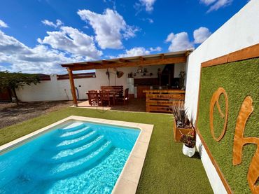 Casa amb piscina en venda a caserio de la angurria