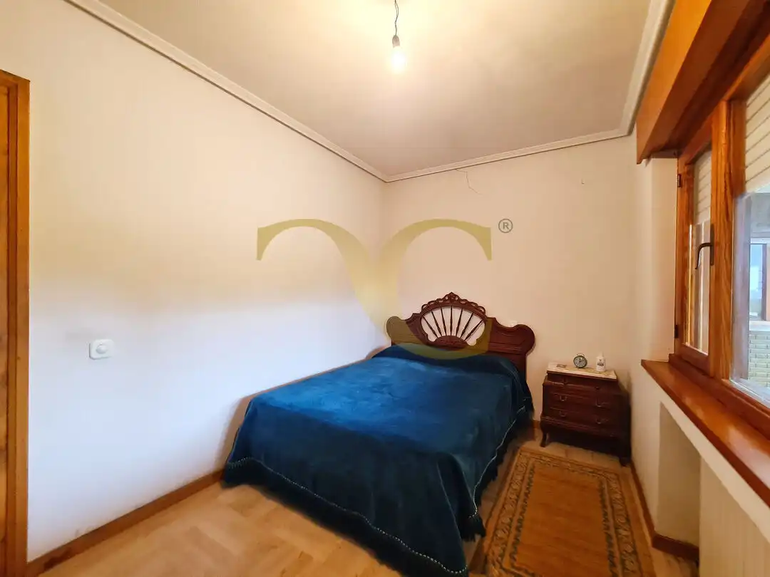 Dormitori de Casa o xalet en venda en Cudillero amb Calefacció, Jardí privat i Moblat