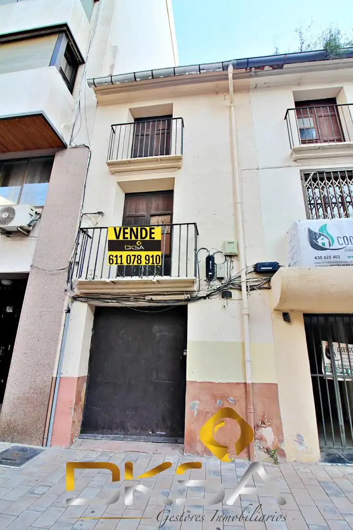 Vista exterior de Casa o chalet en venta en Castellón de la Plana / Castelló de la Plana con Terraza, Trastero y Balcón