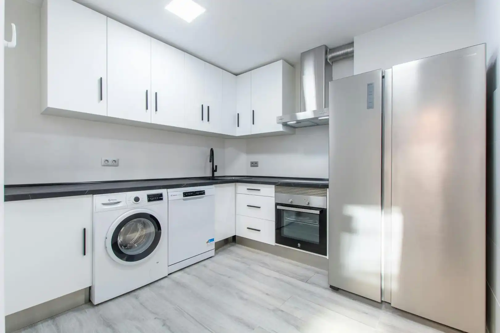 Küche von Wohnung zur untervermieten in Madrid mit Heizung, Möbliert und Waschmaschine